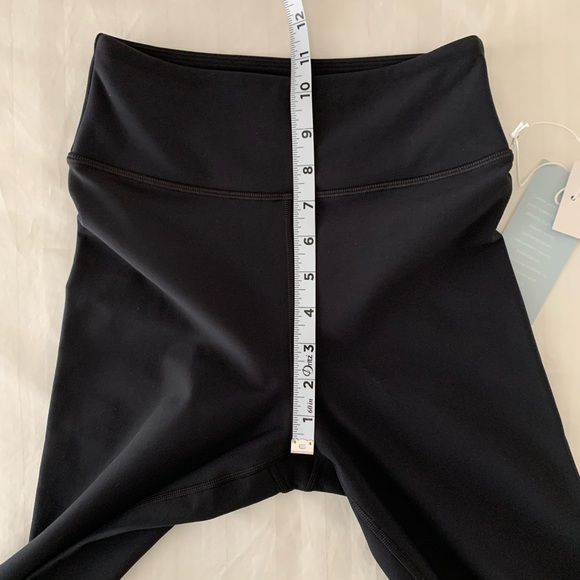 Johnny Was Calme Endurance Cropped Leggings - Picture 10 of 13